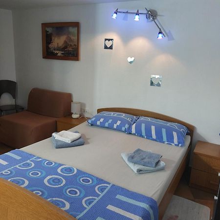 Apartmani Damir Kazija Pakoštane Exterior foto